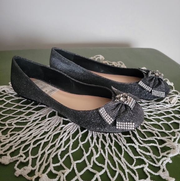 Like New With Tags Betsey Johnson Elegant Gray Emy Bow Flats 6 - Picture 2 of 12